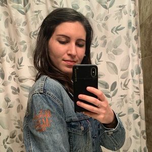 Meet your Posher, Danielle